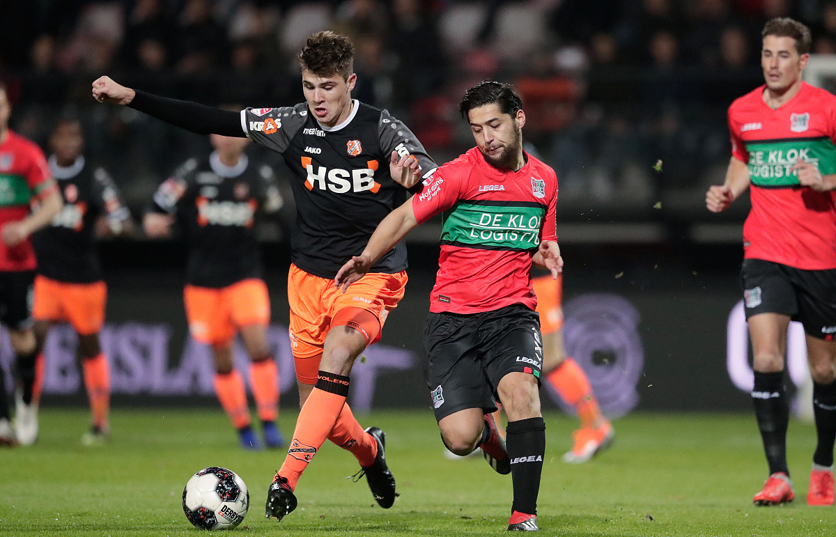 赛激战正酣 赛激战正酣